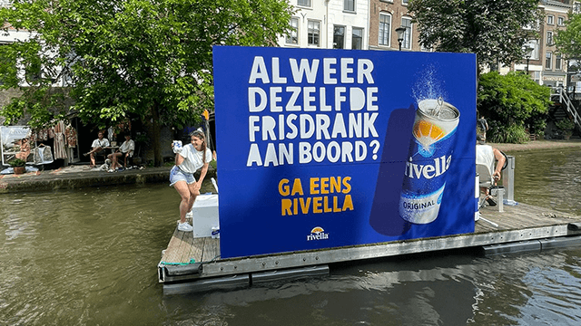 Rivella – ‘Ga eens Rivella’ floating sampling